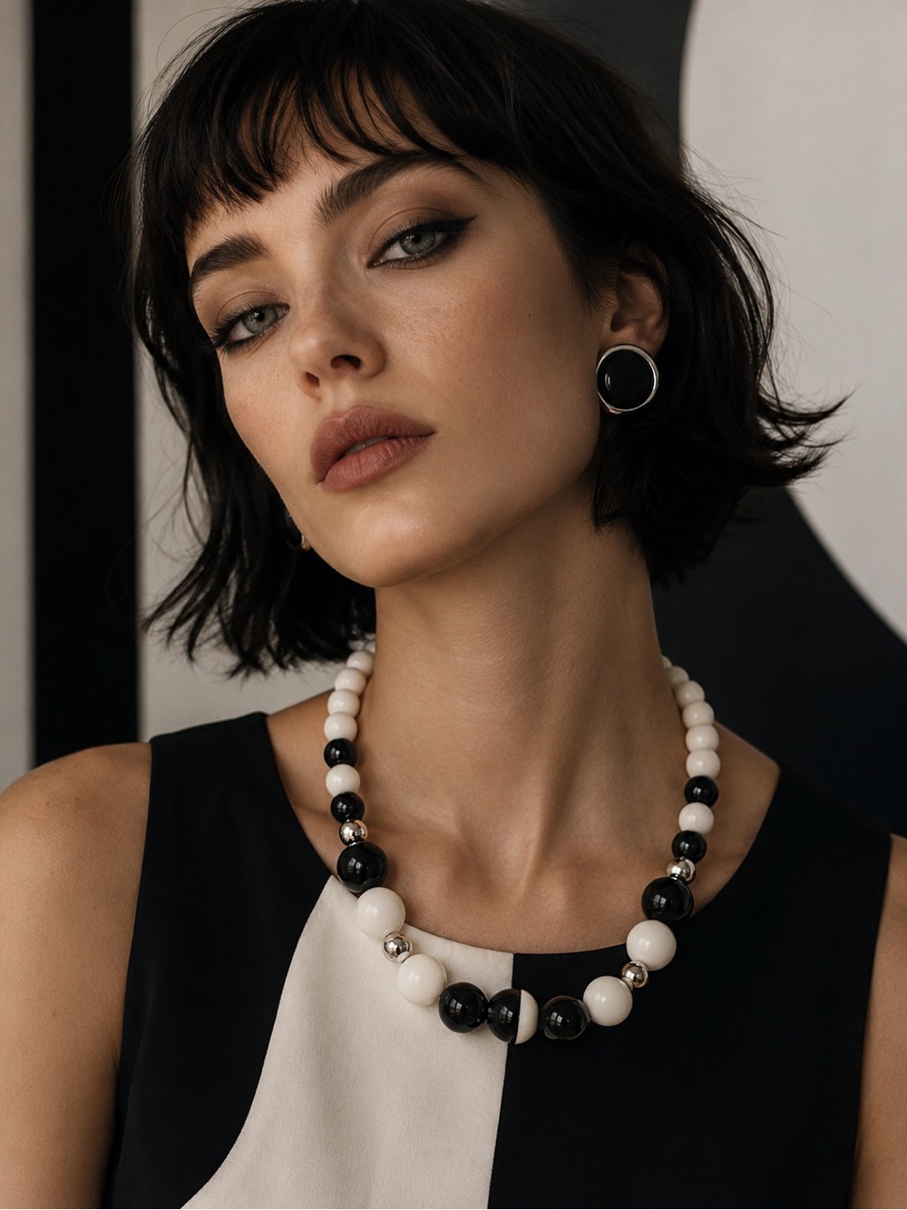 Vintage Mod Chunky Black and White Lucite Bead Statement Necklace